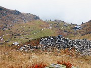 42 Rif. Balicco a dx e Bivacco Zamboni a sx baciati dal sole